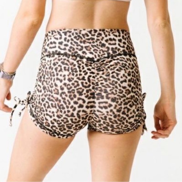 Zyia Women’s Size S Leopard Double Scrunchy Shorts Brilliant Hustle High Waist - Picture 1 of 8